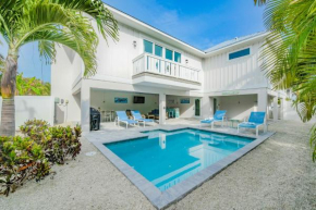Fins Up - New Home wPrivate Heated Pool 4 Min Walk to Beach wBeach Gear